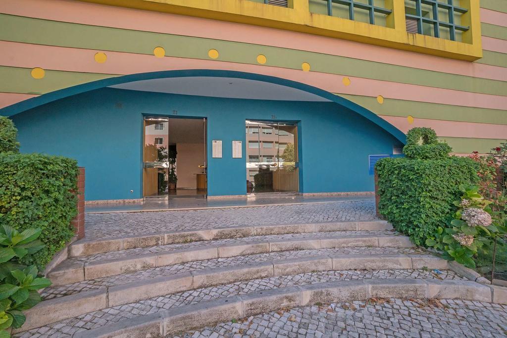 1-Minute Walk To The Metro And 2 To The Supermarket Lisboa Exteriör bild